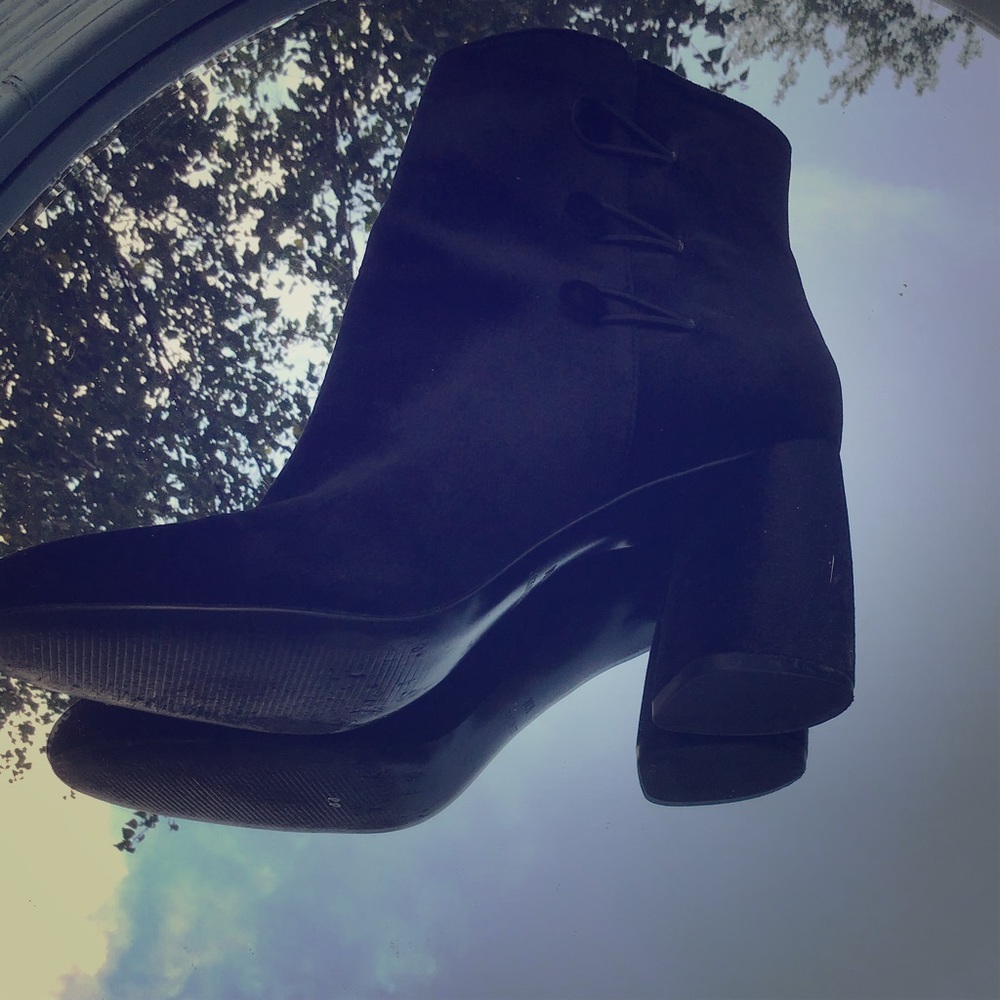 ⭐️Black velvet ankle boot⭐️